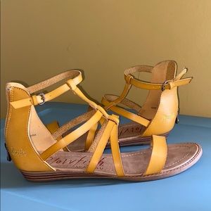 Blowfish brand Sandals mustard yellow size 10